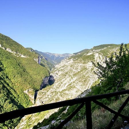 B&B Lo Gnomo Pennapiedimonte Bagian luar foto