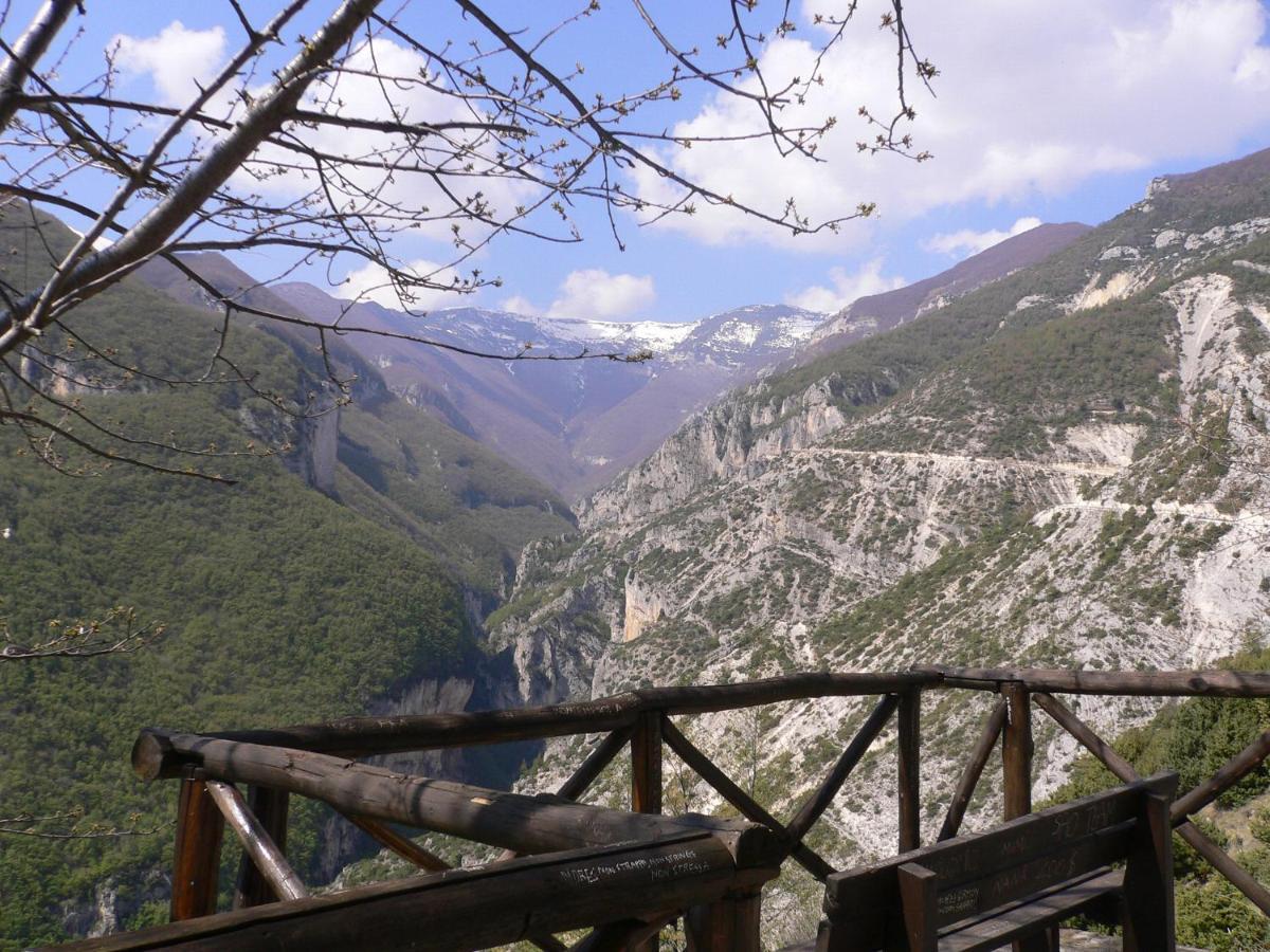B&B Lo Gnomo Pennapiedimonte Bagian luar foto